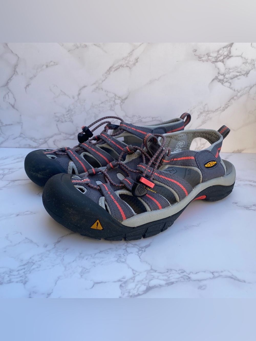 KEEN Newport H2 Water Sandals w/ Toe Protection Magnet/Hot Coral Women’s Size 9